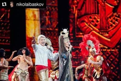 Таисия Повалий появилась на сцене Кремля со змеями в ушах