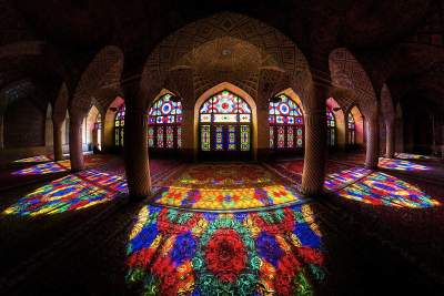 Необычные узоры, украшающие иранские мечети. Фото