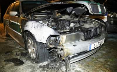 В Дрездене неизвестные подожгли полицейские автомобили