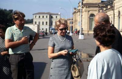Жизнь провинциального советского города глазами британского туриста. Фото