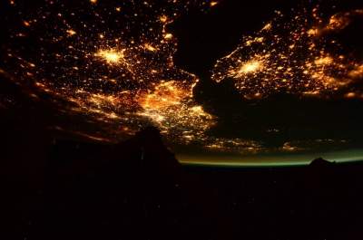 Женщина-космонавт показала, как выглядят города с МКС. Фото