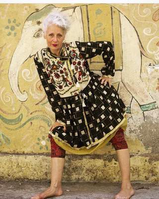 61-летняя женщина неожиданно стала мировой иконой стиля. Фото