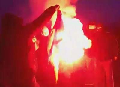 В Польше националисты сожгли флаг Украины