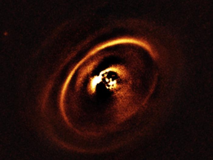 Астрономы увидели протопланетные диски в процессе формирования