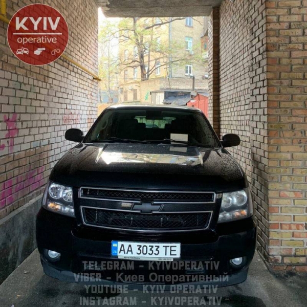 Киевлян насмешил странный «герой парковки»